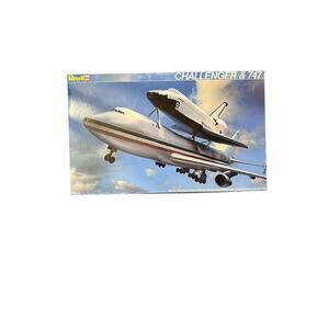Revell Space Shuttle Challenger & 747 SCA 1/144 Model Kit #4735 New Open Box